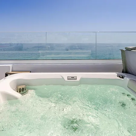 Appartement Sandora Pearl - Sea View Penthouse With Jacuzzi, Steps From The & Old Town Albufeira